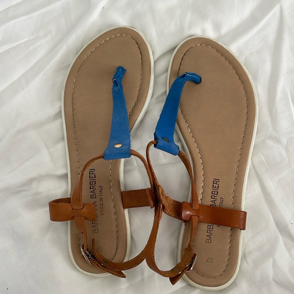 Ladie’s Italian thong leather two tone sandals 7